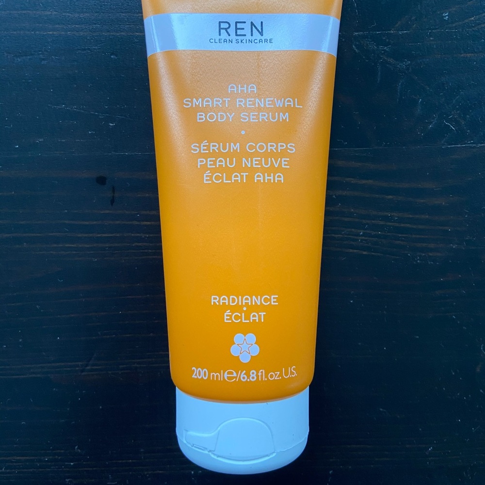 FULL SIZE REN Skincare AHA Smart Renewal Serum